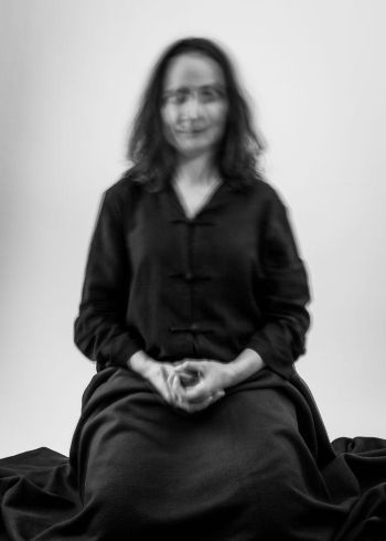 Stephanie bei der Meditation