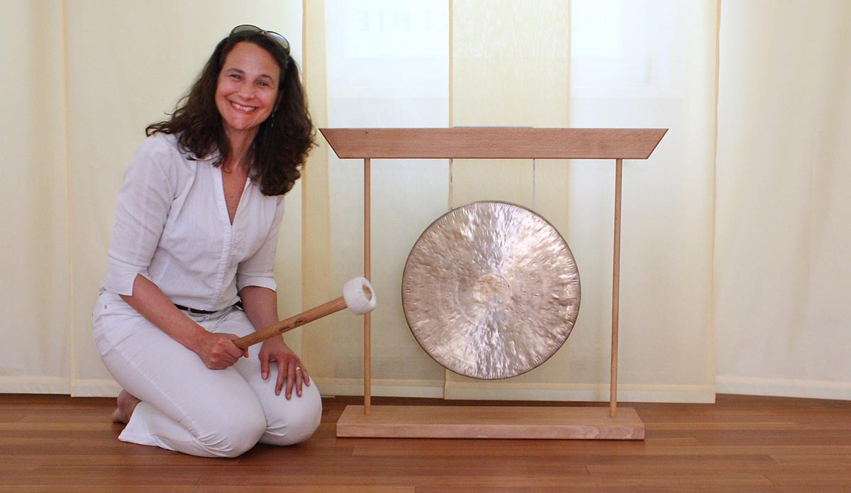 Stephanie mit Gong